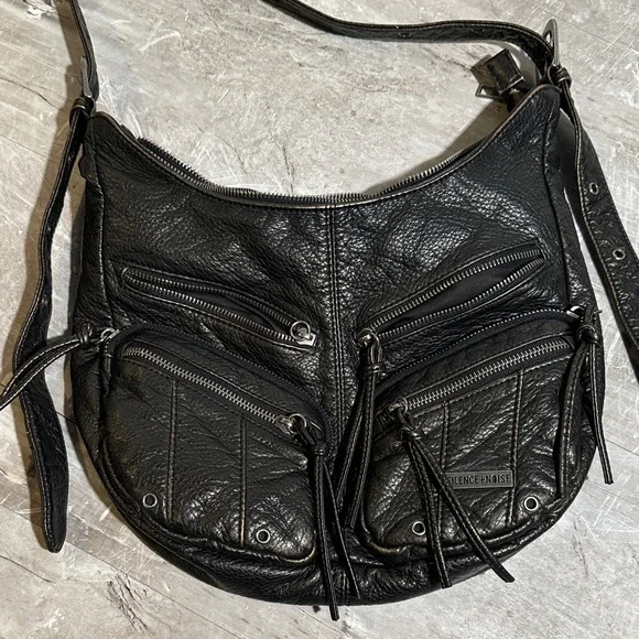 Silence + Noise Utility Washed Vegan Leather Shoulder Bag - Picture 2 of 6